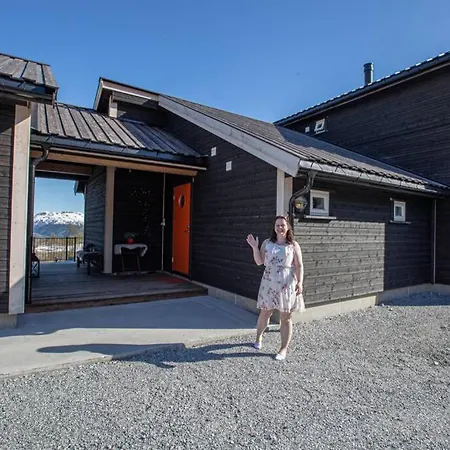 בית נופש Fosskamben 1 Moderne Ikkje Langt Fra סוגנדל