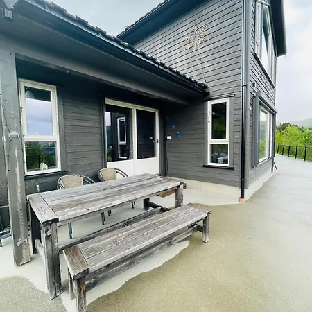 Fosskamben 1 Moderne Ikkje Langt Fra בית נופש סוגנדל