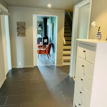 Ferienhaus Fosskamben 1 Moderne Ikkje Langt Fra *